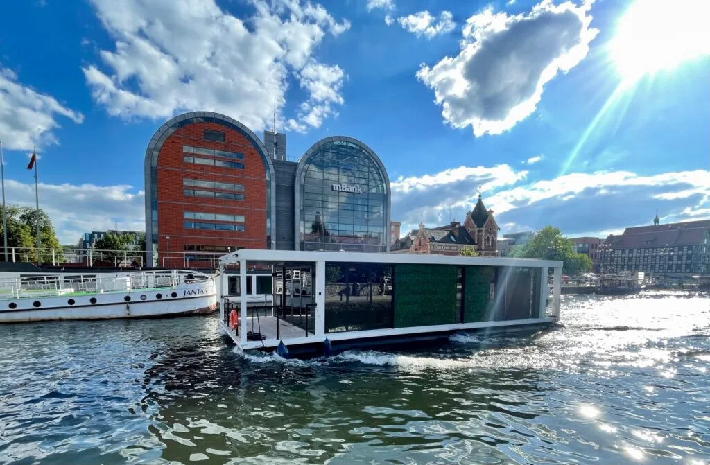 Nowoczesny houseboat La Mare