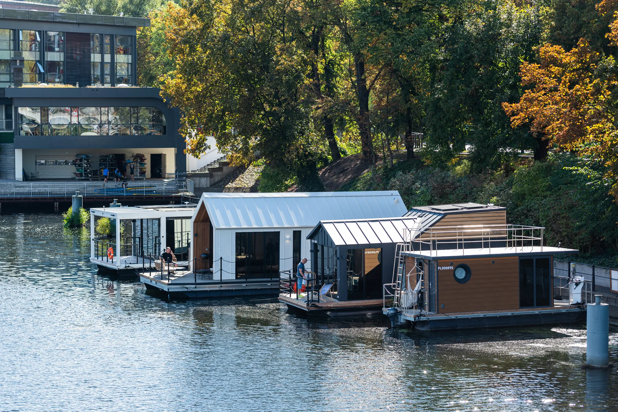 Houseboat La Mare na wodzie